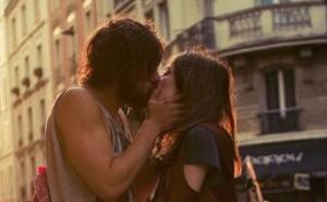 Uhapšen par: Strastvenim poljupcima izvršena primopredaja heroina