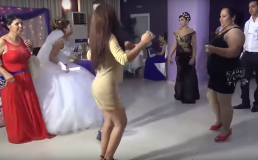 Na svadbi svi gledali u nju: Oduševila je prisutne ovim plesom