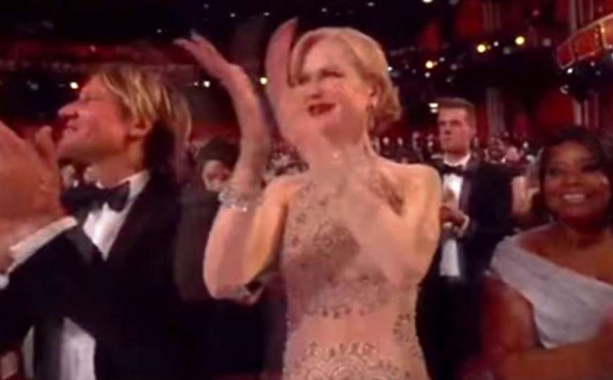 Twitter poludio zbog pljeskanja Nicole Kidman: Šta joj je s prstima?