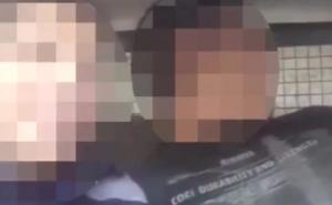 Snimak procurio u javnost: Policajka snimala kako oralno zadovoljava kolegu