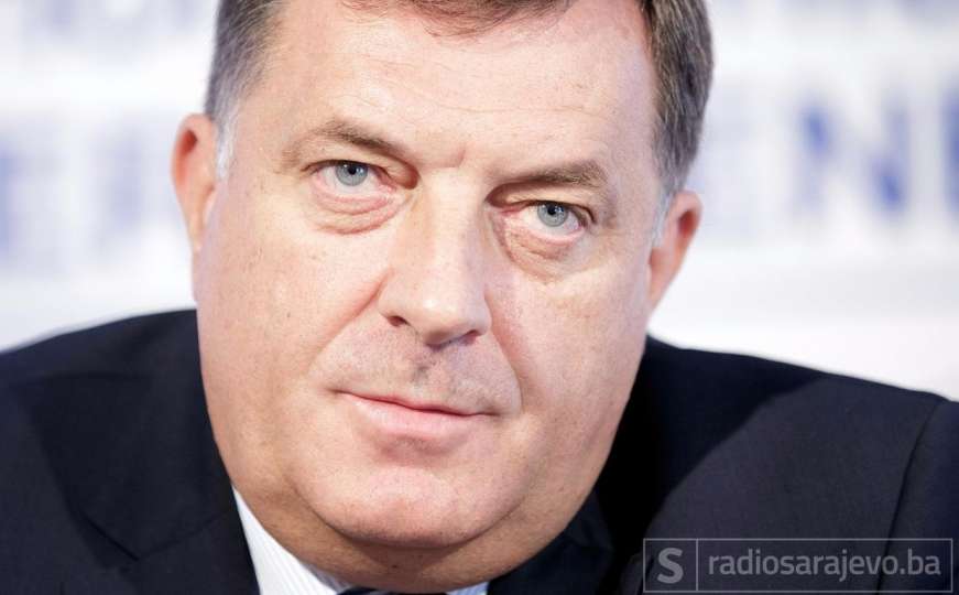 Dodik: Nije slučajno da na Vijećnici stoji tabla da su Srbi genocidni