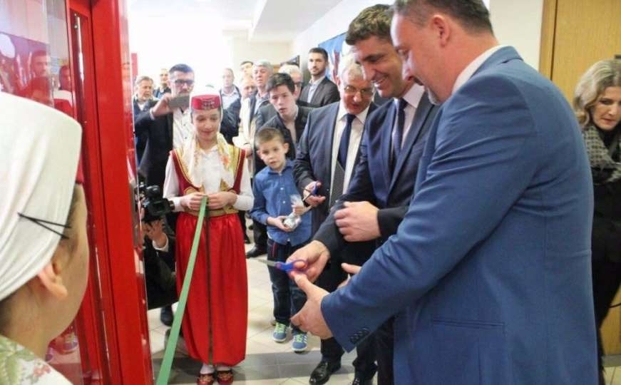 Veliko rođendansko slavlje u OŠ Stari Ilijaš: Faris Herić konačno dobio lift!