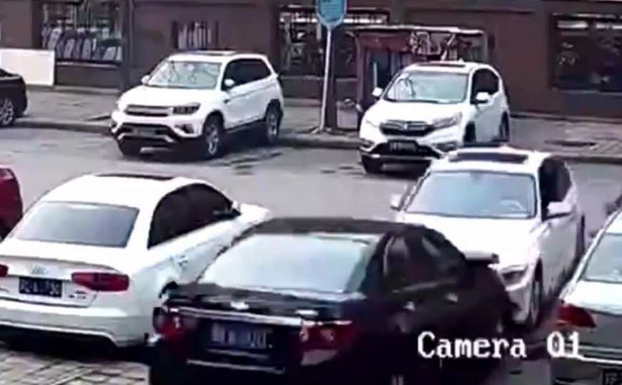 Kineskinja u BMW-u: Da li je ovo najgora svjetska vozačica