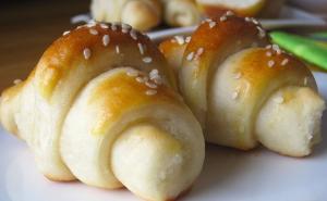 Najbrže, najmekše, najukusnije... Ovo je najbolji recept za kiflice!