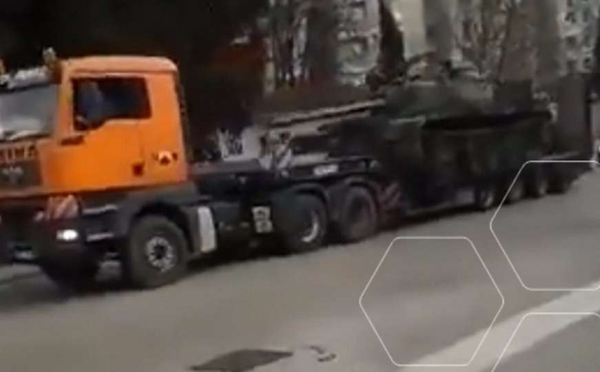 Prevozili tenkove ulicama Mostara, građani zabrinuti