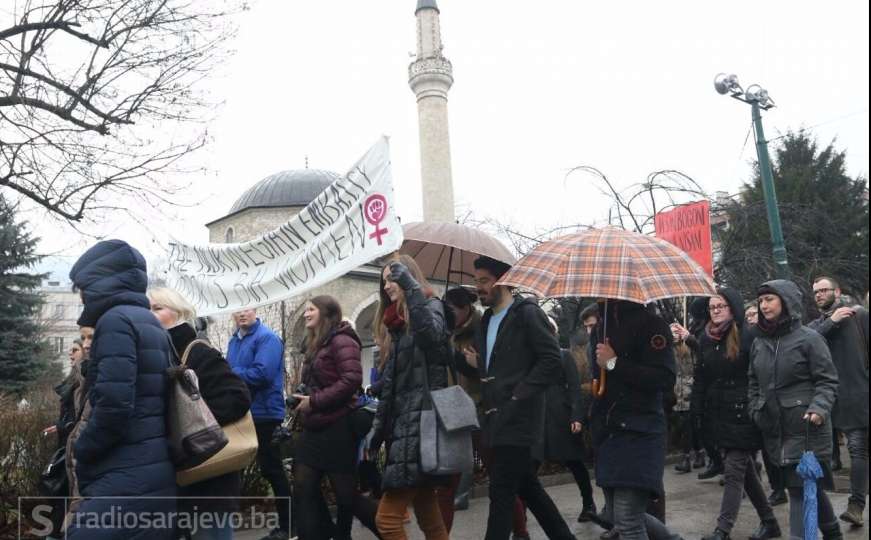 Niti jedna žena nevidljiva: Osmomartovski marš u Sarajevu 