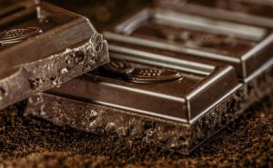 Tamna ili "obična" čokolada - koju biste trebali jesti i zašto?
