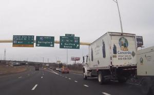 Bahati vozač prestigao kolonu i ubacio se preko pune linije, a onda...