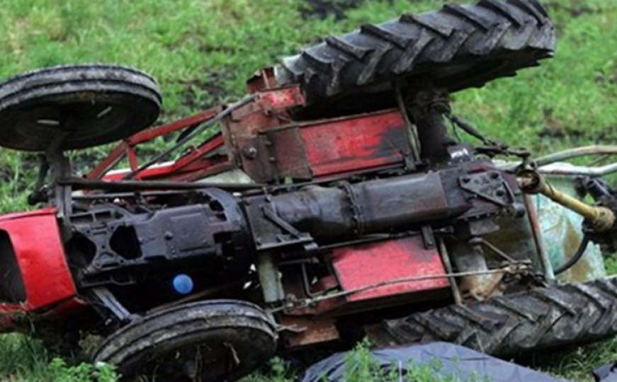 Poginuo vozač traktora: Sletio s puta pola sata iza ponoći
