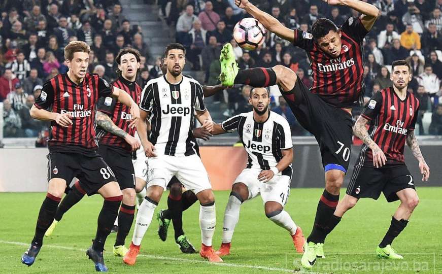 Igrači Milana demolirali svlačionicu Juventusa i napisali 'lopovi!'