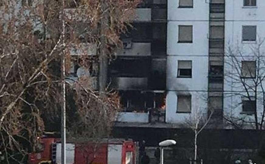 Požar u zgradi: Povrijeđene četiri osobe, među njima i beba