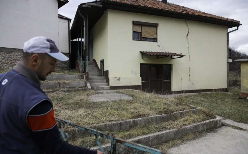 U zadnja 24 sata aktivirala se četiri klizišta na području Tuzlanskog kantona