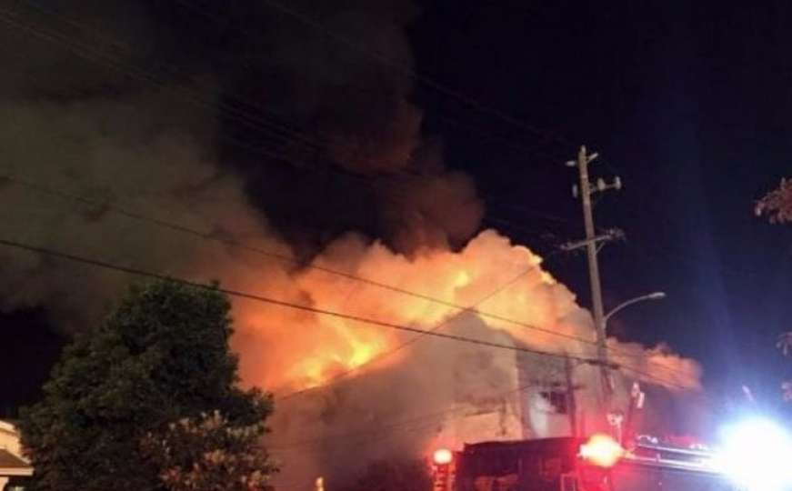 Požar na porodičnoj kući gasile četiri ekipe: Jedna osoba provrijeđena