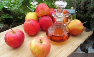 Zašto biste trebali stavljati jabukovo sirće na lice