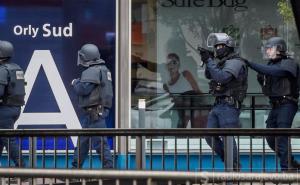 Nakon napada na pariskom aerodromu: Napadač napao policiju