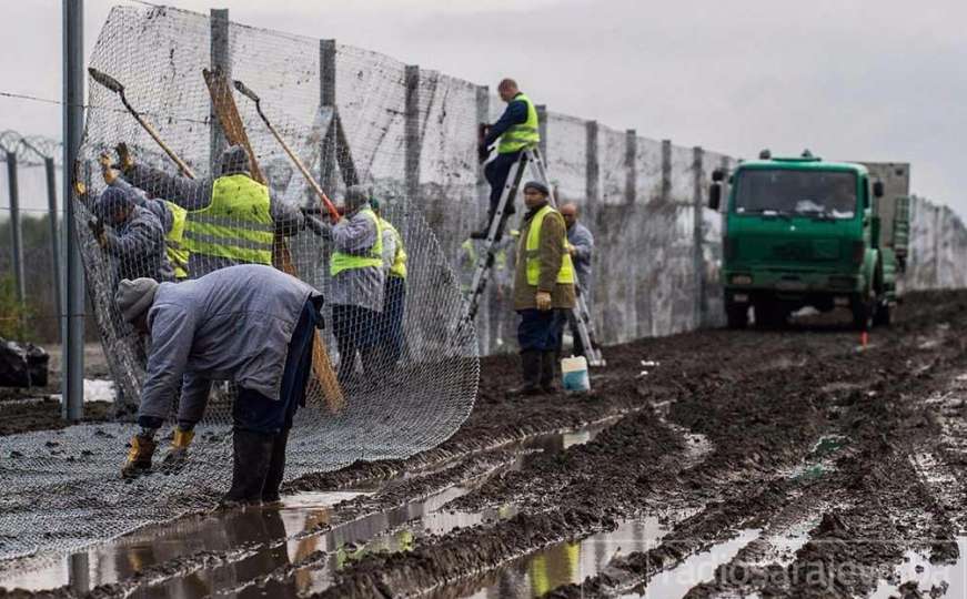 Mađarska zbog migranata otvorila novu vojnu bazu na granici sa Srbijom