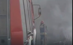 Zapalio čovjeka u automobilu pa završio u bolnici