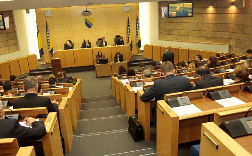 Usvojena rezolucija: Parlament osudio hrvatske inicijative za federalizaciju države