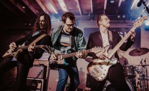 Weezer - Feels Like Summer