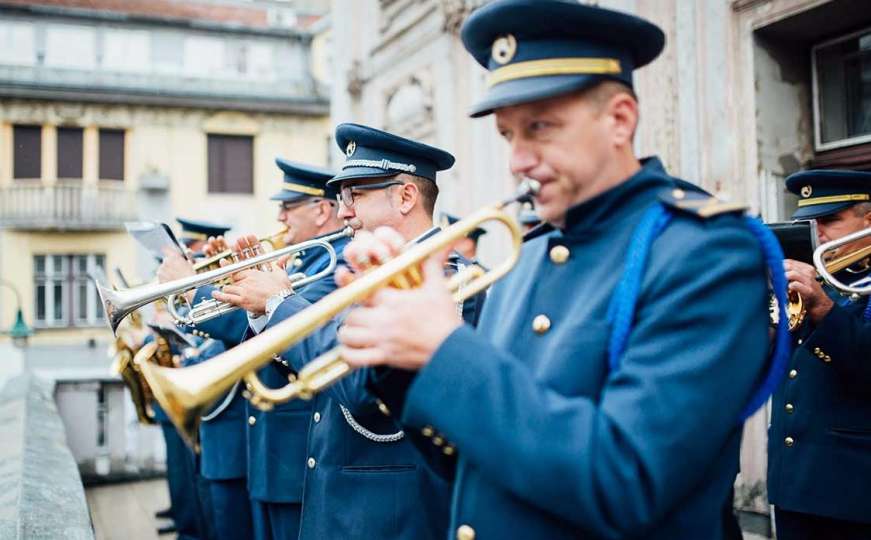 Vojni orkestri iz Velike Britanije i BiH sviraju za Tuzlake, Mostarce i Banjalučane