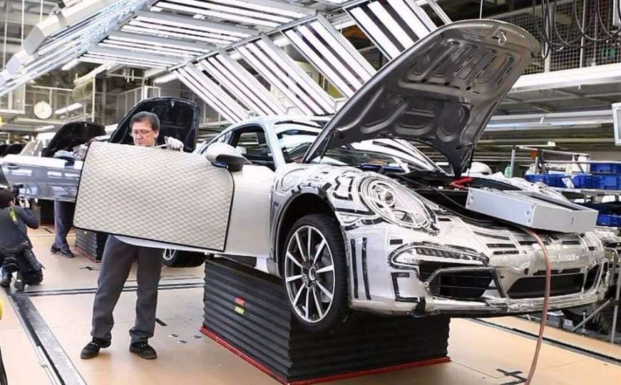 Kakva firma: Porsche svakom radniku daje nagradu u iznosu do 9.111 eura!