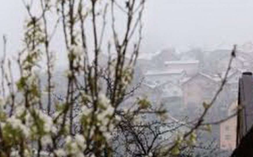 Snijeg pade, na behar, na voće: Danas moguće snježne padavine