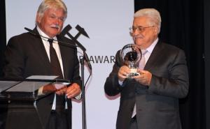 Palestinskom predsjedniku Abbasu uručena "Stiegerova nagrada nada za mir"