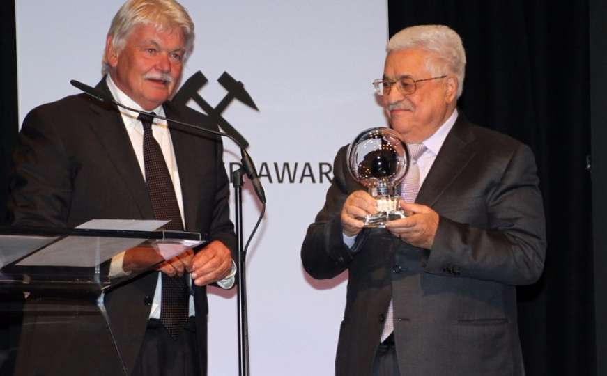 Palestinskom predsjedniku Abbasu uručena "Stiegerova nagrada nada za mir"