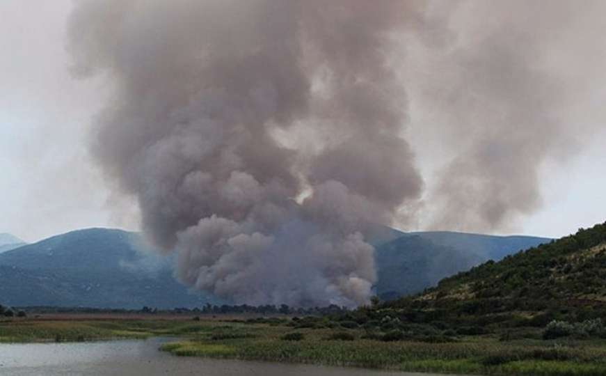 I dalje aktivan požar na Boračkom jezeru