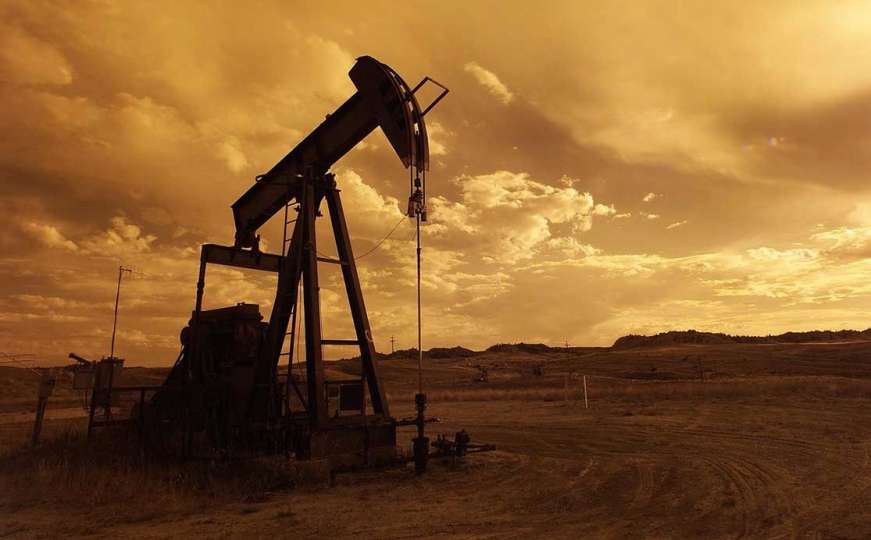 Cijene nafte pale više od 1,5 posto