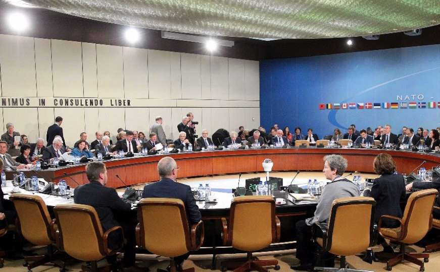 Šefovi diplomatija članica NATO-a u Briselu: Moramo ostati na Balkanu