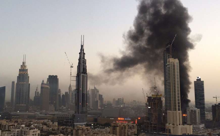Dim nad Dubaijem: Izbio veliki požar, jedna osoba teško povrijeđena