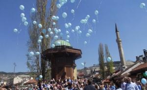 Sto plavih balona nad Sarajevom, za djecu i odrasle s autizmom