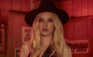 ZZ Ward - Help Me Mama