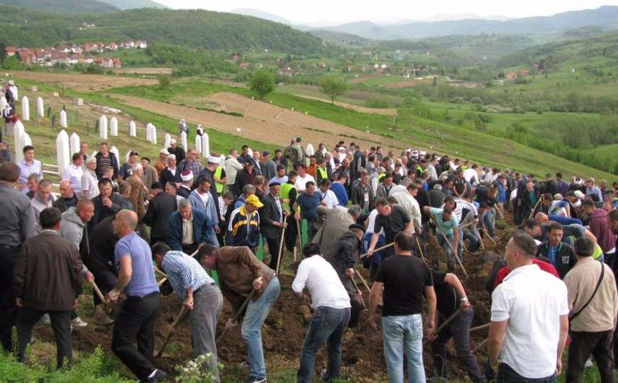 Zajednička dženaza u Vlasenici: Identificirane četiri žrtve 
