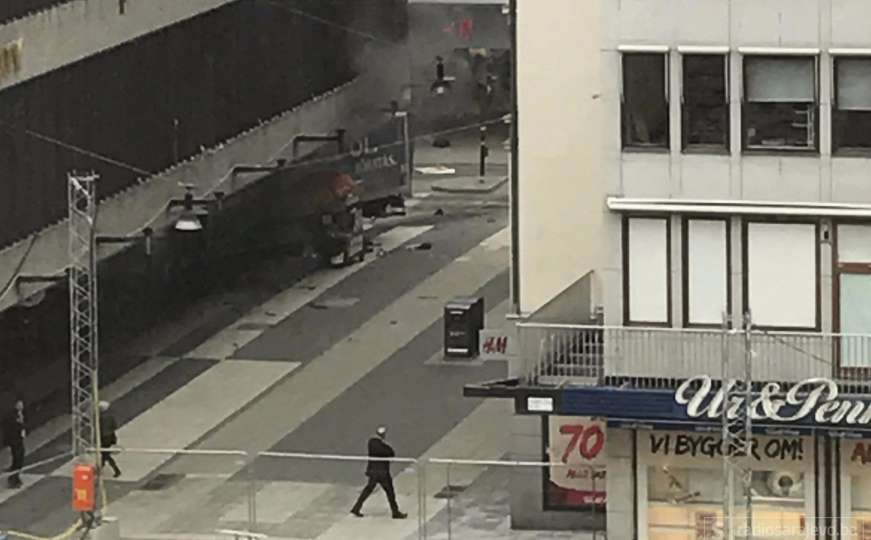 Uhapšen muškarac nakon napada kamionom u Stockholmu
