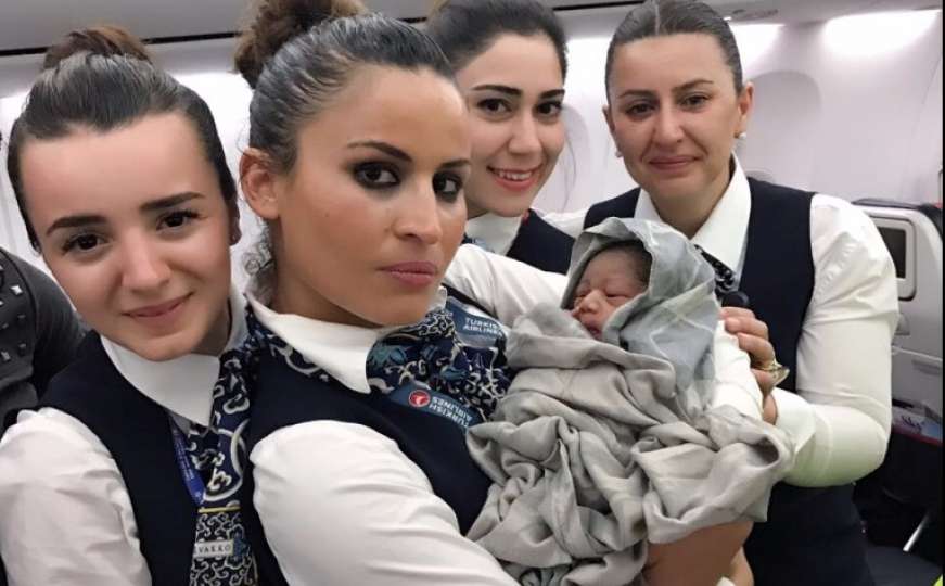 Žena se porodila u avionu: Na svijet donijela kćerkicu Kadiju 