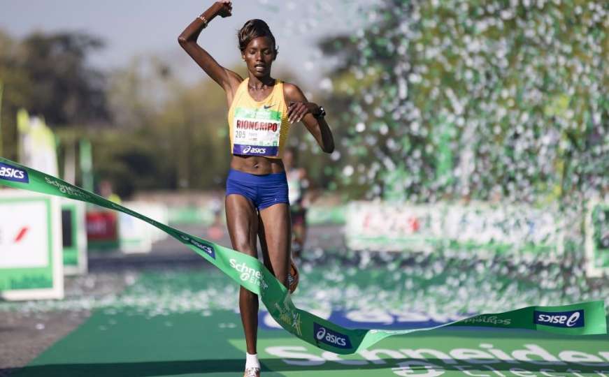 Pariški maraton: Među hiljadama trkača prva mjesta osvojili muž i žena