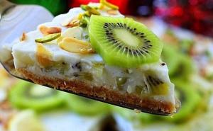 Sočna torta s kivijem za koju ne trebate uključivati rernu 