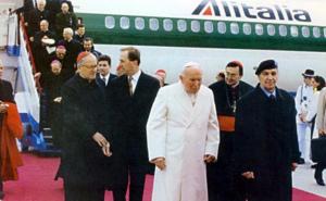 Papa Ivan Pavao II posjetio Sarajevo i poručio da će mir pobijediti
