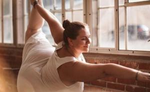 Dana Falsetti je živi dokaz da joga nije samo za mršavice