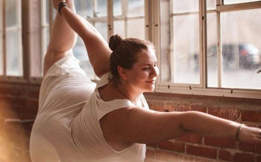 Dana Falsetti je živi dokaz da joga nije samo za mršavice