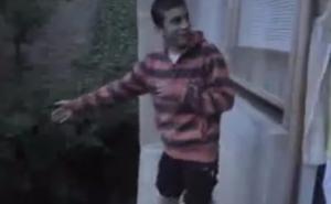 Kakva opklada: Skočio s balkona u žaru za 2,30 KM