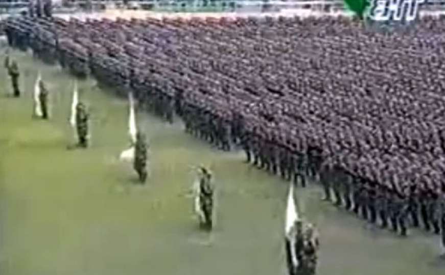 "Robovi biti nećemo": Pogledajte najveću smotru jedinica Armije RBiH na Koševu