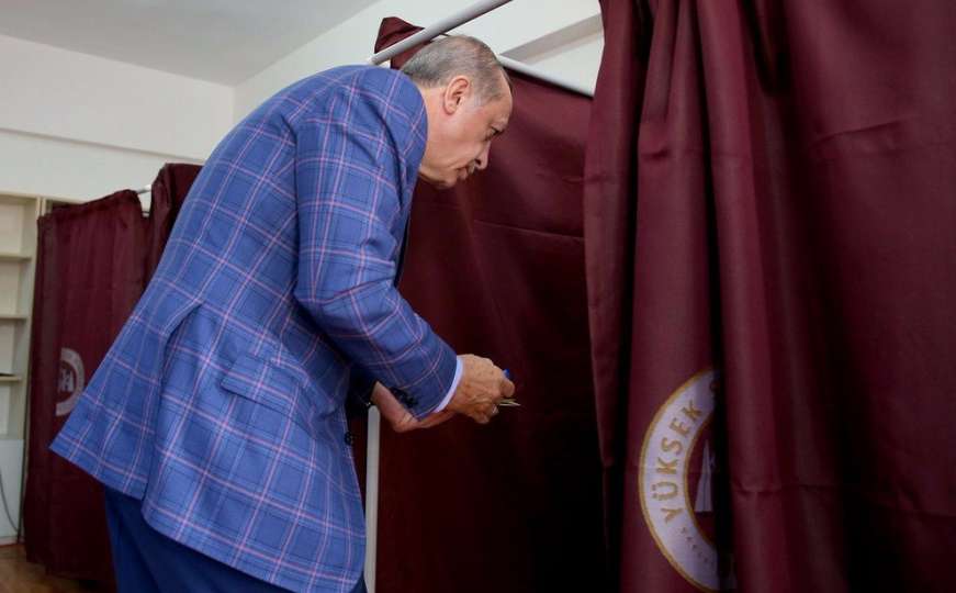 Pobjeda Erdogana: Turci na referendumu odobrili ustavne promjene