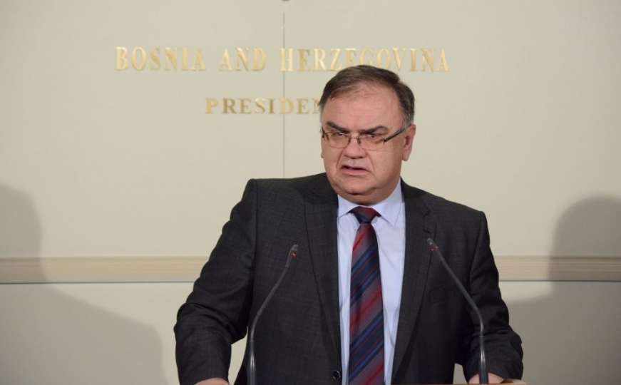 Ivanić upozorava: Neprimjereno je od Dana Vojske RS-a stvarati novu krizu