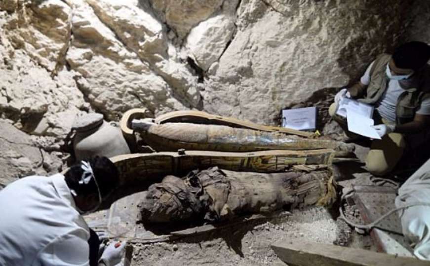 Otkriveno osam mumija u grobnicama starim 3.500 godina