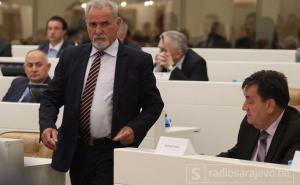 Burna rasprava o hitnosti procedure o donošenju seta zakona o akcizama