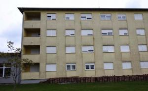 Petogodišnjak skočio s trećeg sprata s otvorenim kišobranom u ruci