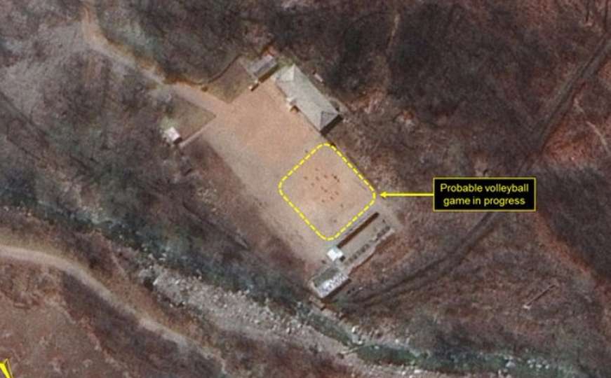 Luda strana Sjeverne Koreje: Vojnici zaigrali odbojku u nuklearnom postrojenju